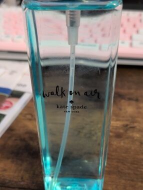 KATE SPADE "WALK ON AIR" fragrance Mist In  Turquoise Bottle